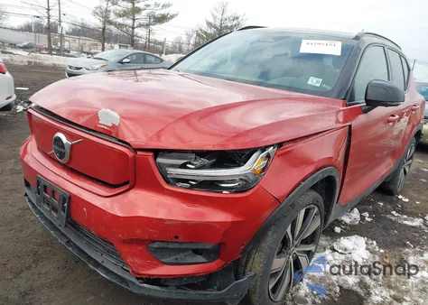 2022 Volvo Xc40 Recharge Pure Electric P8 Twin Plus z USA, uszkodzony, nr VIN YV4ED3UR7N2749682